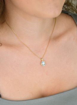 Zawieszka złota owalna topaz próba 585, DIA-ZAW-12072-585 Wisiorek został wykonany z wysokiej jakości złota próby 585. Złoto to jeden z najpopularniejszych kruszców, cenione przez kobiety na całym świecie i często w (1).JPG