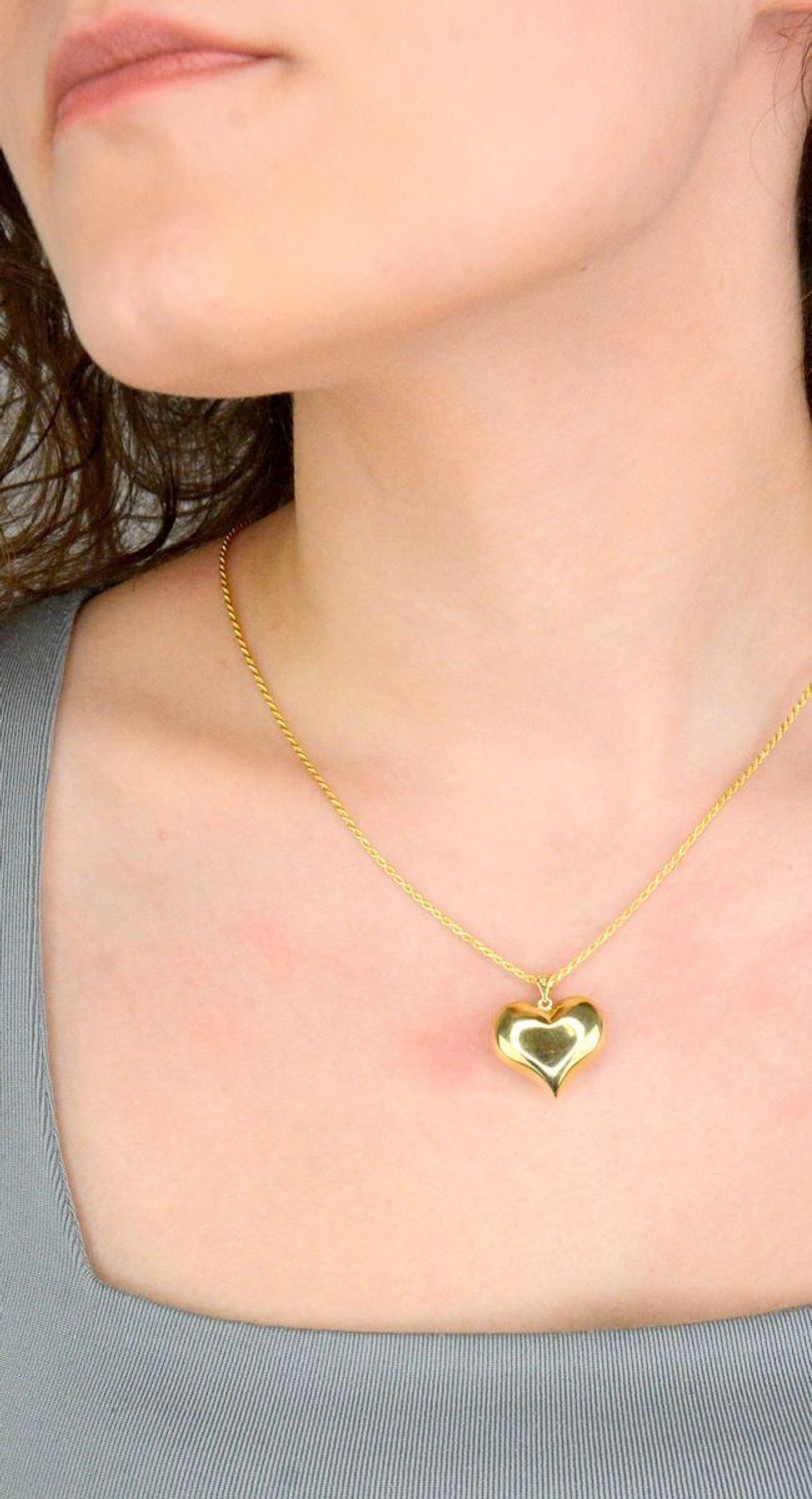 Zawieszka serce gładkie próba 585, DIA-ZAW-12153-585, Wisiorek został wykonany z wysokiej jakości złota próby 585. Złoto to jeden z najpopularniejszych kruszców, cenione przez kobiety na całym świecie i często wykor.jpg