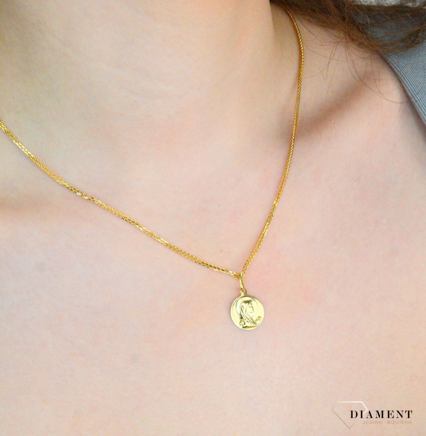 Zawieszka złota medalik matka boska próba 585, DIA-ZAW-12174-585, Medalik będący wspaniałą pamiątką i prezentem z okazji chrztu, komunii czy bierzmowania. Zawieszka wykonana.jpg