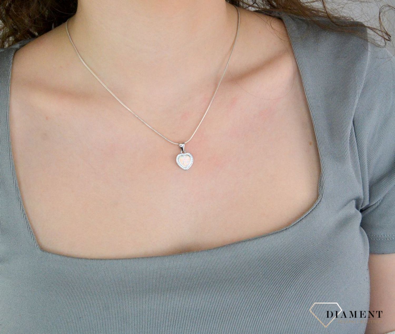 Srebrna zawieszka damska 925 serce z białym opalem DIA-ZAW-12261-925.jpg