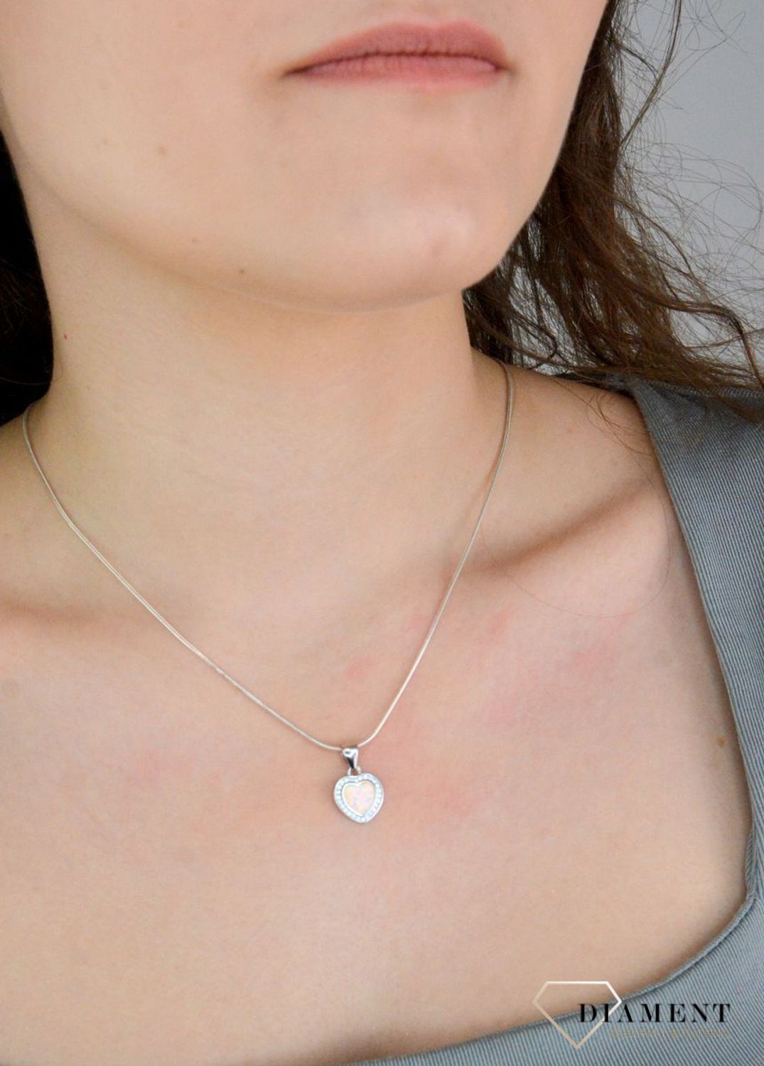 Srebrna zawieszka damska 925 serce z białym opalem DIA-ZAW-12261-925.jpg