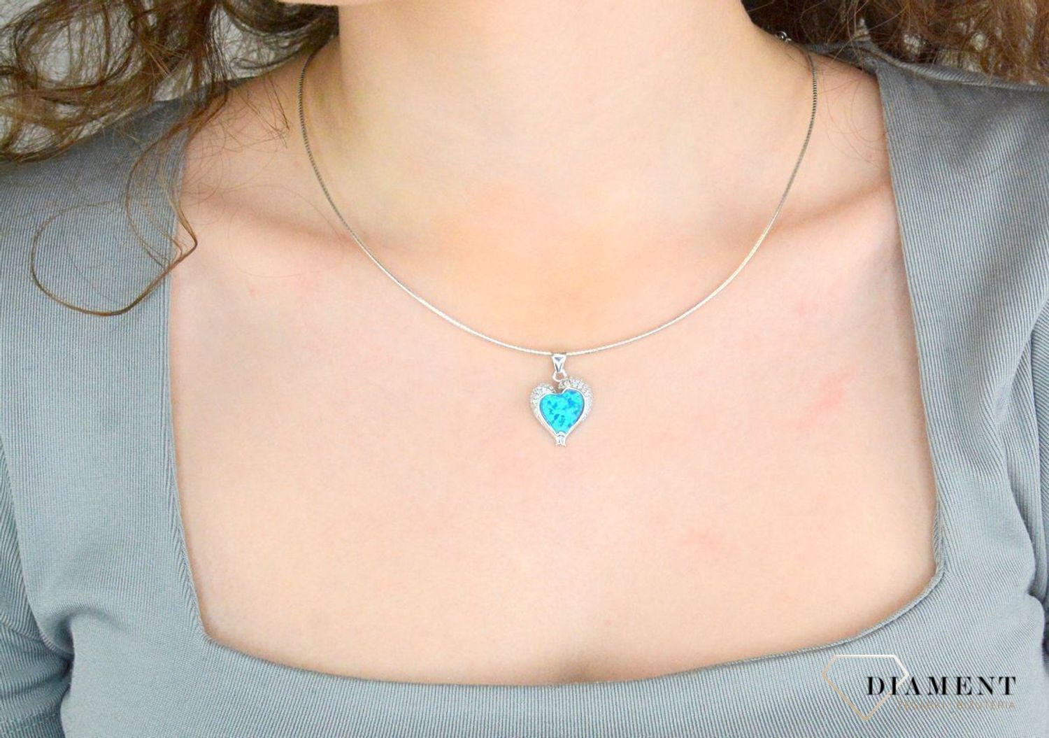Srebrna zawieszka damska 925 serce z niebieskim opalem i cyrkoniami DIA-ZAW-12262-925.jpg