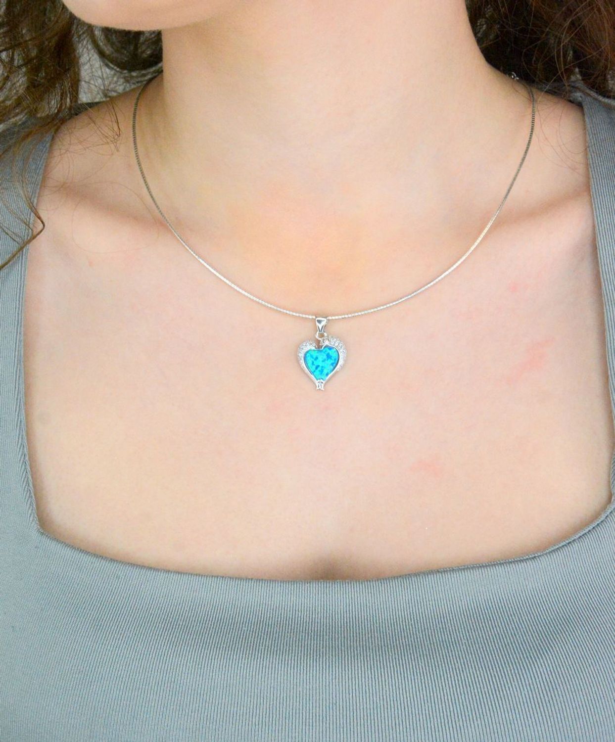 Srebrna zawieszka damska 925 serce z niebieskim opalem i cyrkoniami DIA-ZAW-12262-925.jpg