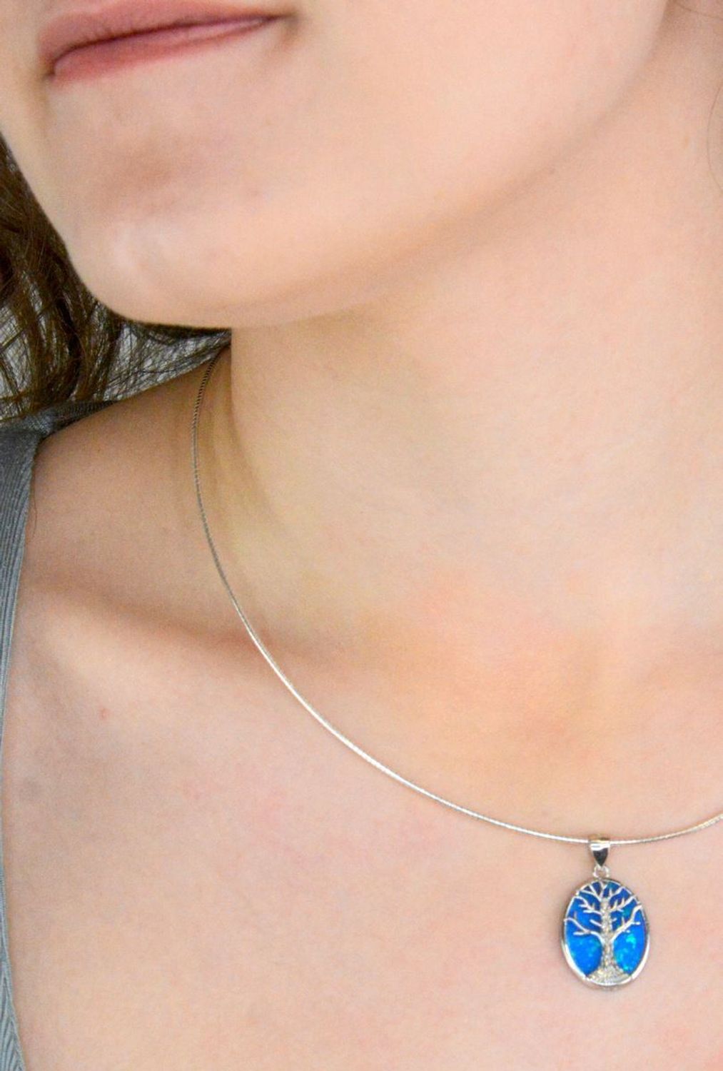 Srebrna zawieszka damska 925 owalne drzewko szczęścia z niebieskim opalem DIA-ZAW-12264-925.jpg