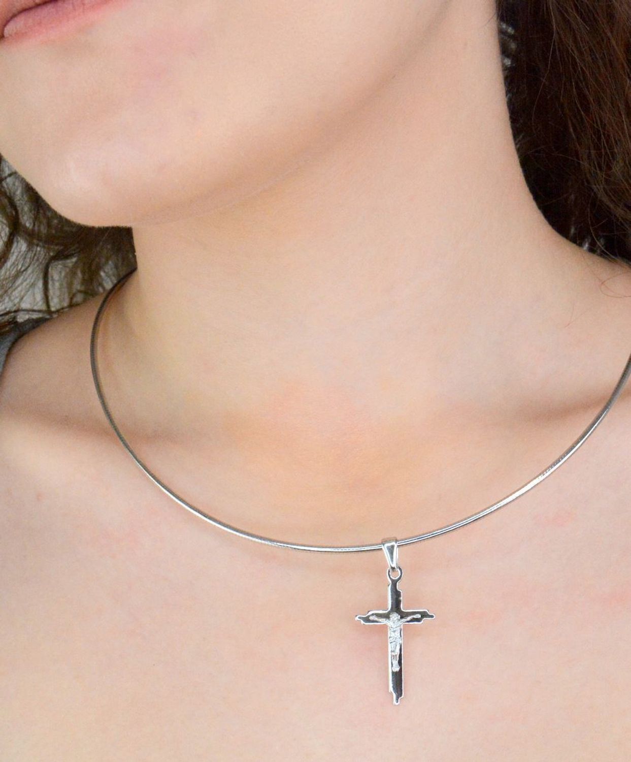 Srebrna zawieszka krzyż z wizerunkiem Jezusa Chrystusa DIA-ZAW-12434-925. Srebrna zawieszka krzyż. Zawieszka krzyżyk z wizerunkiem Jezusa. Zawieszka srebrna krzyż. Srebrny krzyżyk do łańcuszka.1.jpg