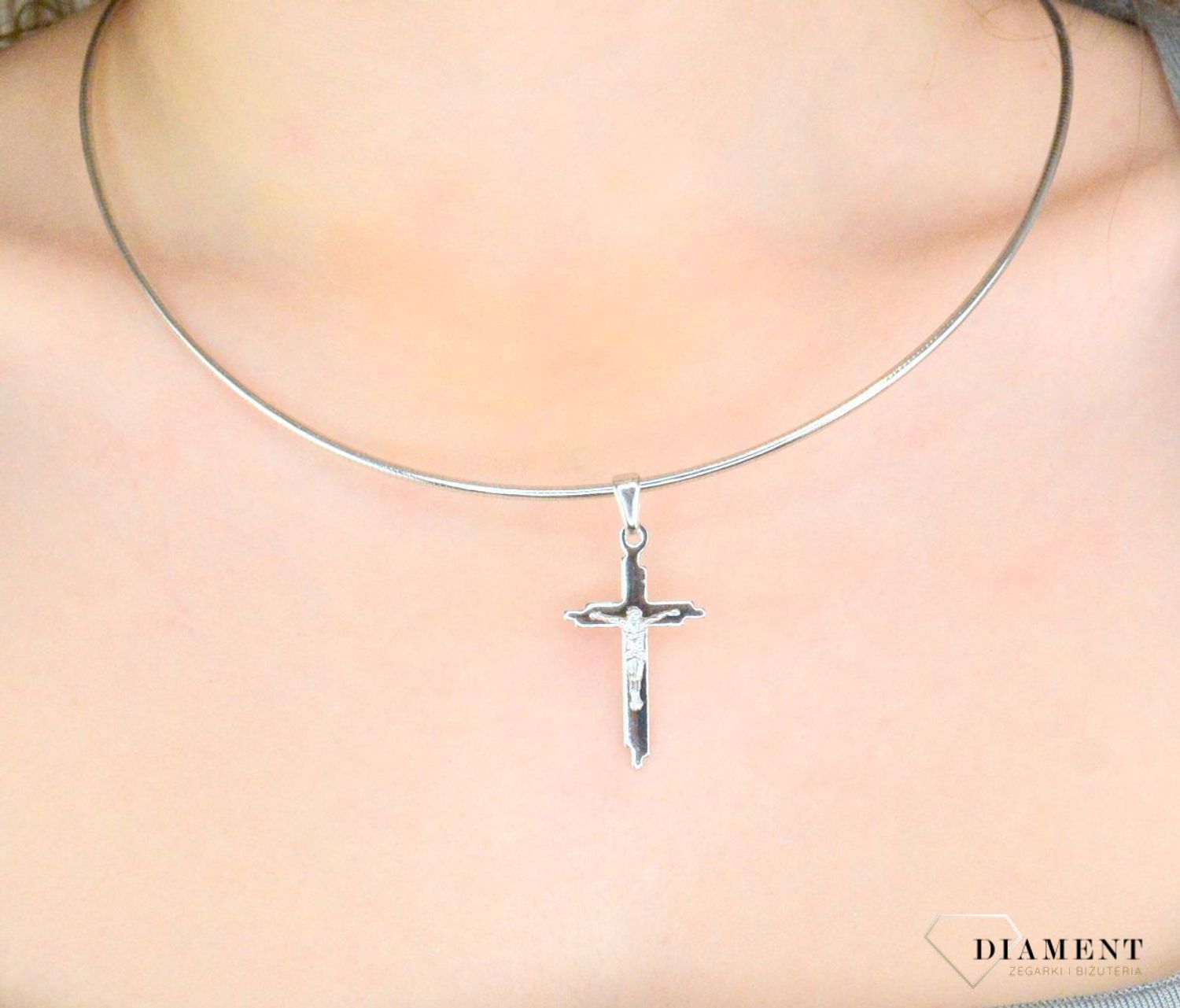 Srebrna zawieszka krzyż z wizerunkiem Jezusa Chrystusa DIA-ZAW-12434-925. Srebrna zawieszka krzyż. Zawieszka krzyżyk z wizerunkiem Jezusa. Zawieszka srebrna krzyż. Srebrny krzyżyk do łańcuszka.1.jpg