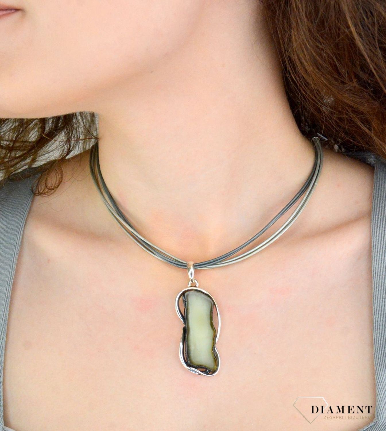 Zawieszka srebrna bursztyn bałtycki pr 925, DIA-ZAW-12743-925  Srebrna zawieszka bursztyn bałtycki to propozycja od Sklepu Jubilerskiego Diament. Bursztyn 1.jpg