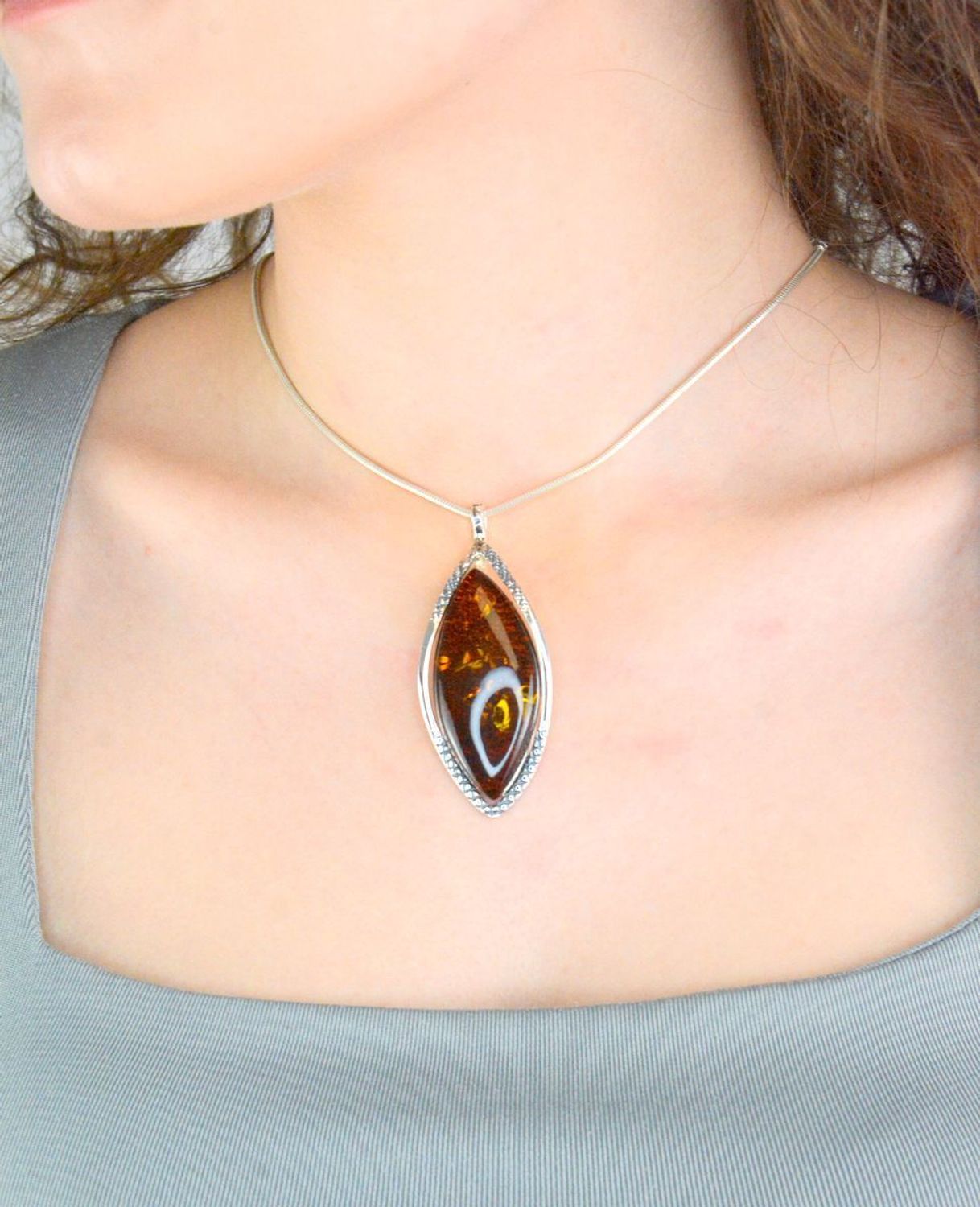 Srebrna zawieszka łezka z bursztynem bałtyckim, DIA-ZAW-12767-925.jpg