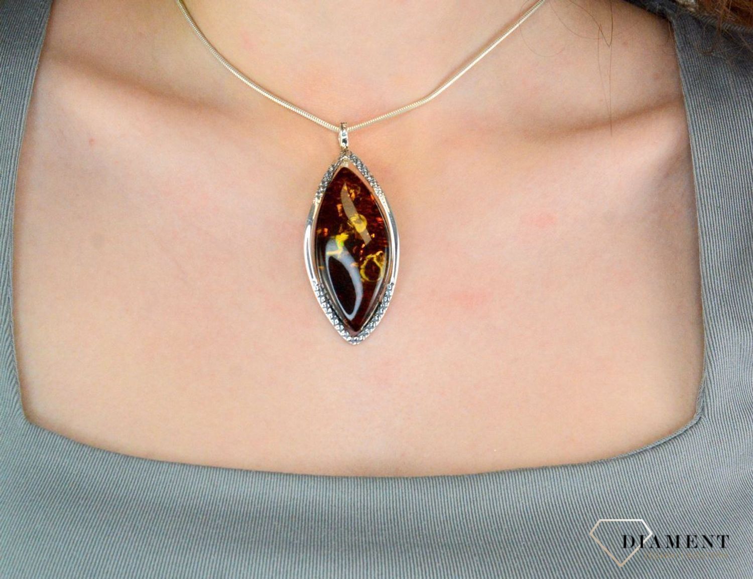 Srebrna zawieszka łezka z bursztynem bałtyckim, DIA-ZAW-12767-925.jpg