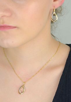 Złota zawieszka damska w kształcie łezki, zdobiona białym złotem, próba 585, 1,63 g, długość 2,7 cm, szerokość 1,3 cm. Elegancka biżuteria dla kobiet (1).JPG