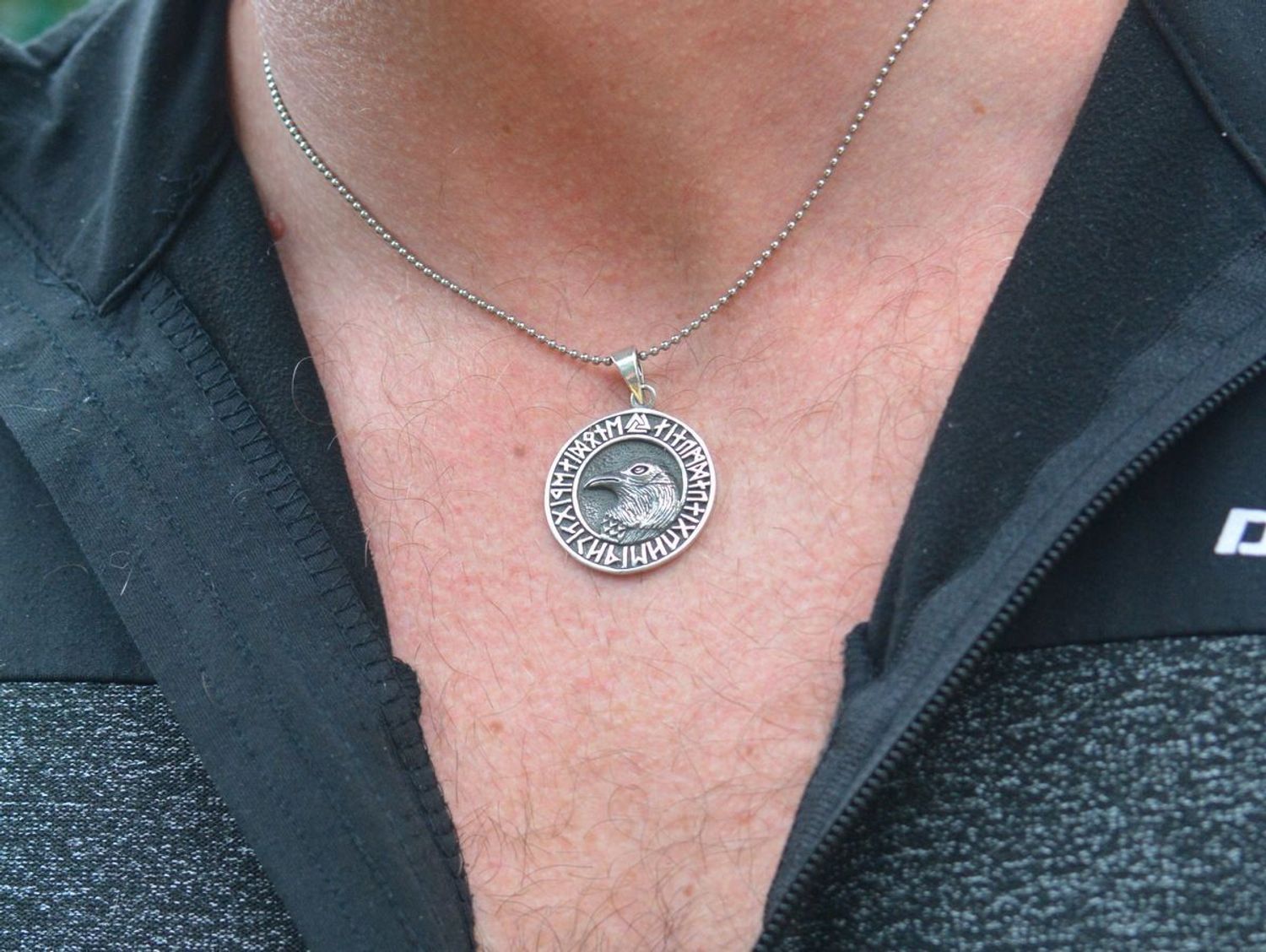 Srebrna zawieszka Kruk z runami DIA-ZAW-12991-925  Nordycka biżuteria męska – Srebro 925.jpg