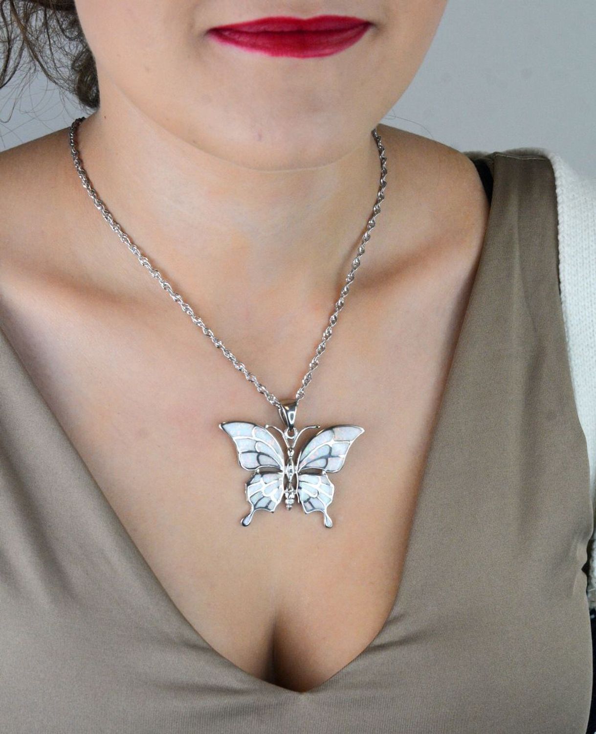 Duża srebrna zawieszka motyl z opalem 925 – efektowna biżuteria damska.jpg