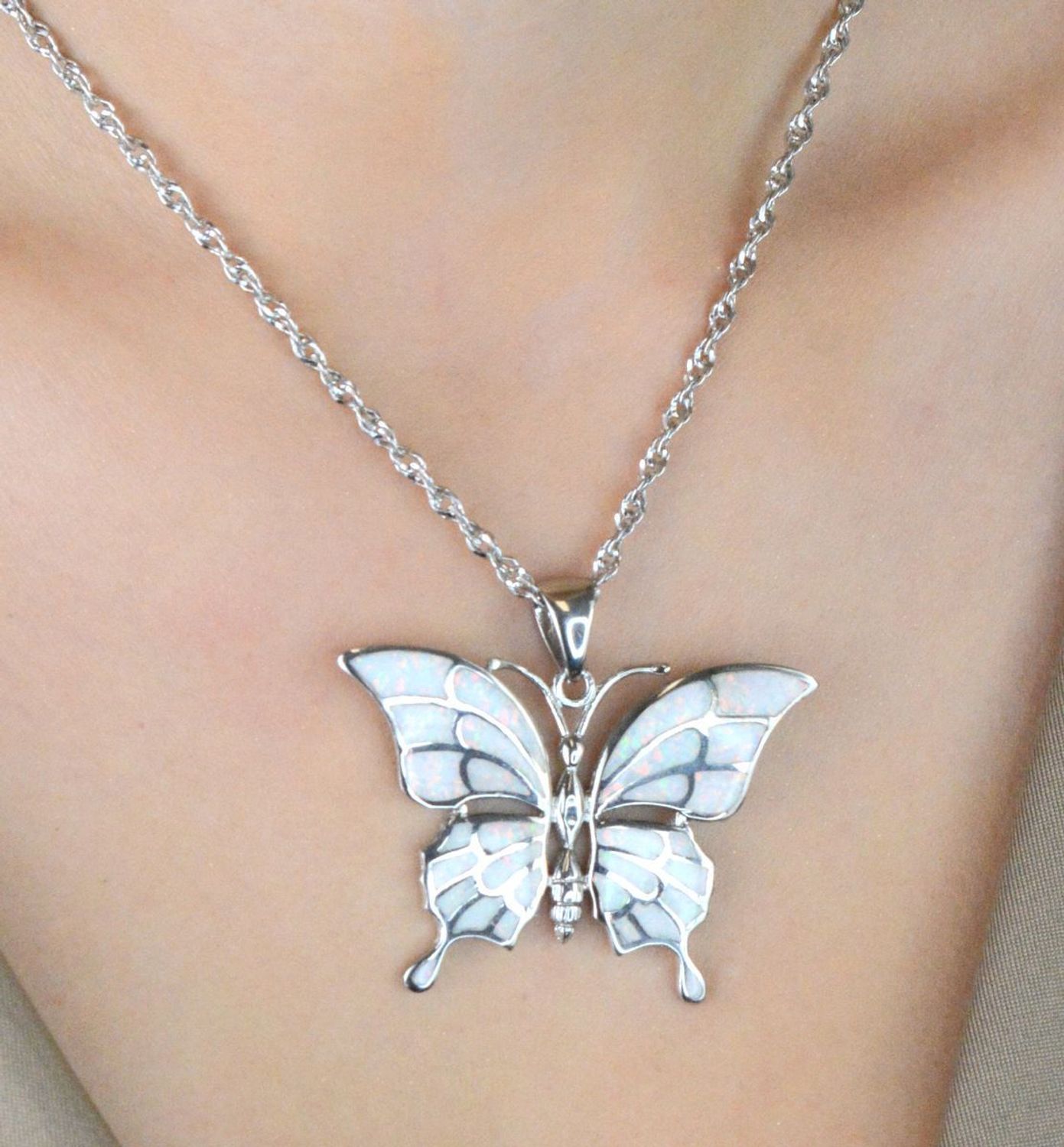 Duża srebrna zawieszka motyl z opalem 925 – efektowna biżuteria damska.jpg