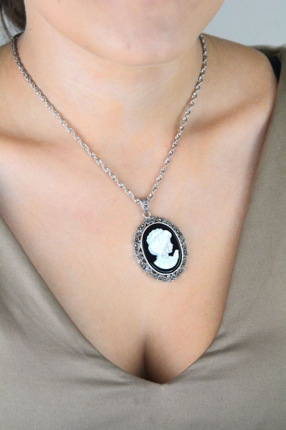 duża srebrna zawieszka kamea, zawieszka Pani Walewska srebro