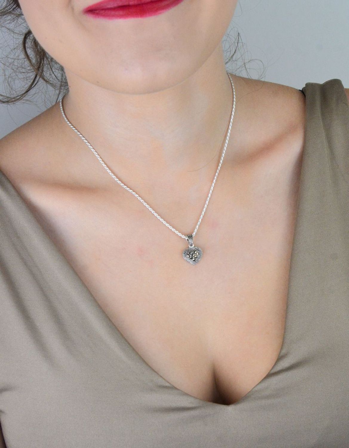 Srebrna zawieszka serduszko z markazytami DIA-ZAW-13022-925  Pełne serce – Srebro 925.jpg