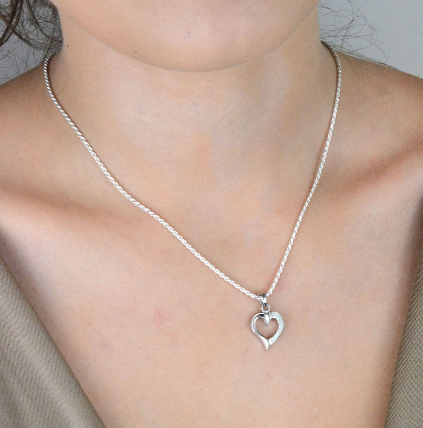 Srebrna zawieszka serduszko z opalem DIA-ZAW-13023-925  Biżuteria srebrna 925.jpg