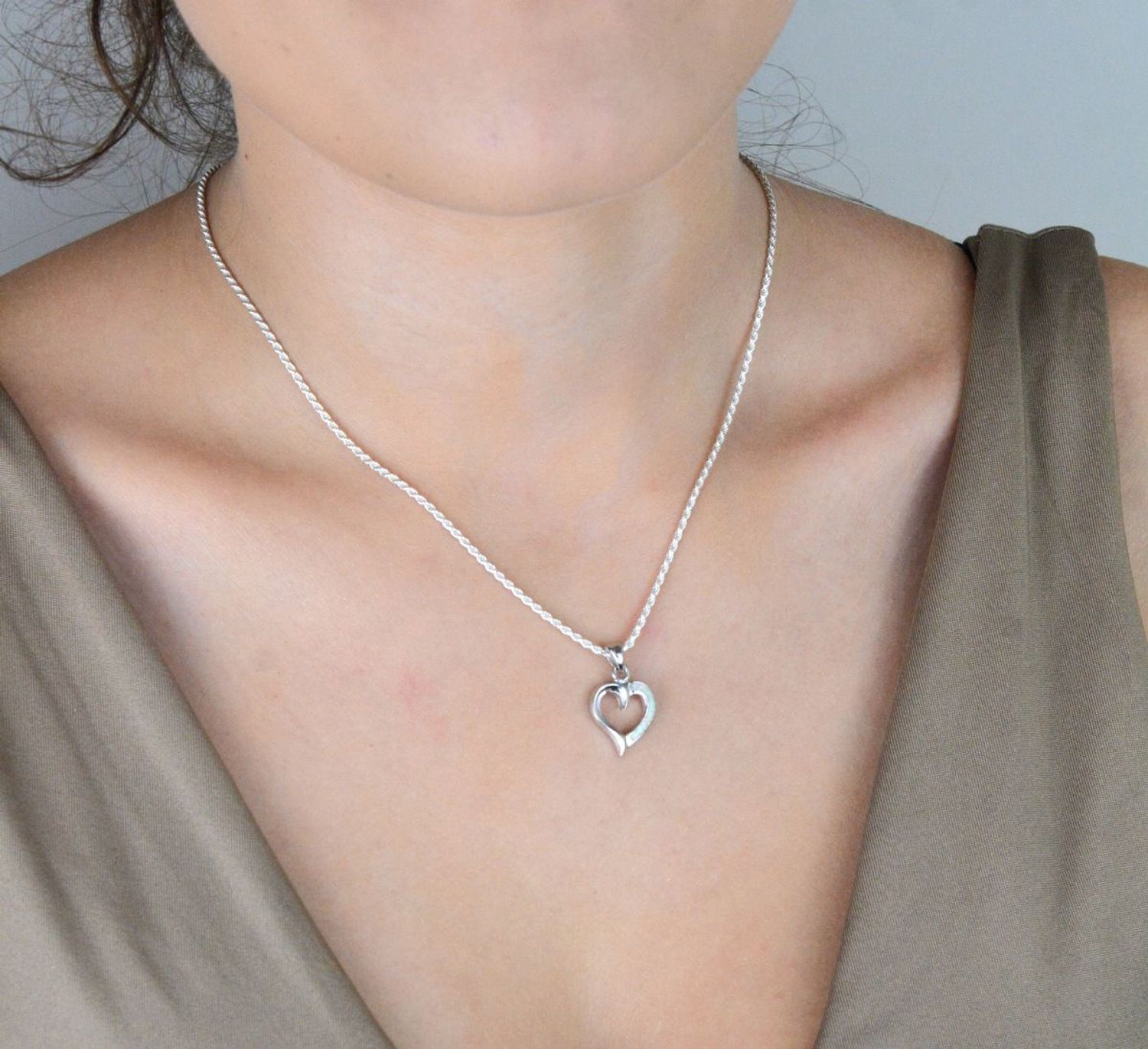 Srebrna zawieszka serduszko z opalem DIA-ZAW-13023-925  Biżuteria srebrna 925.jpg