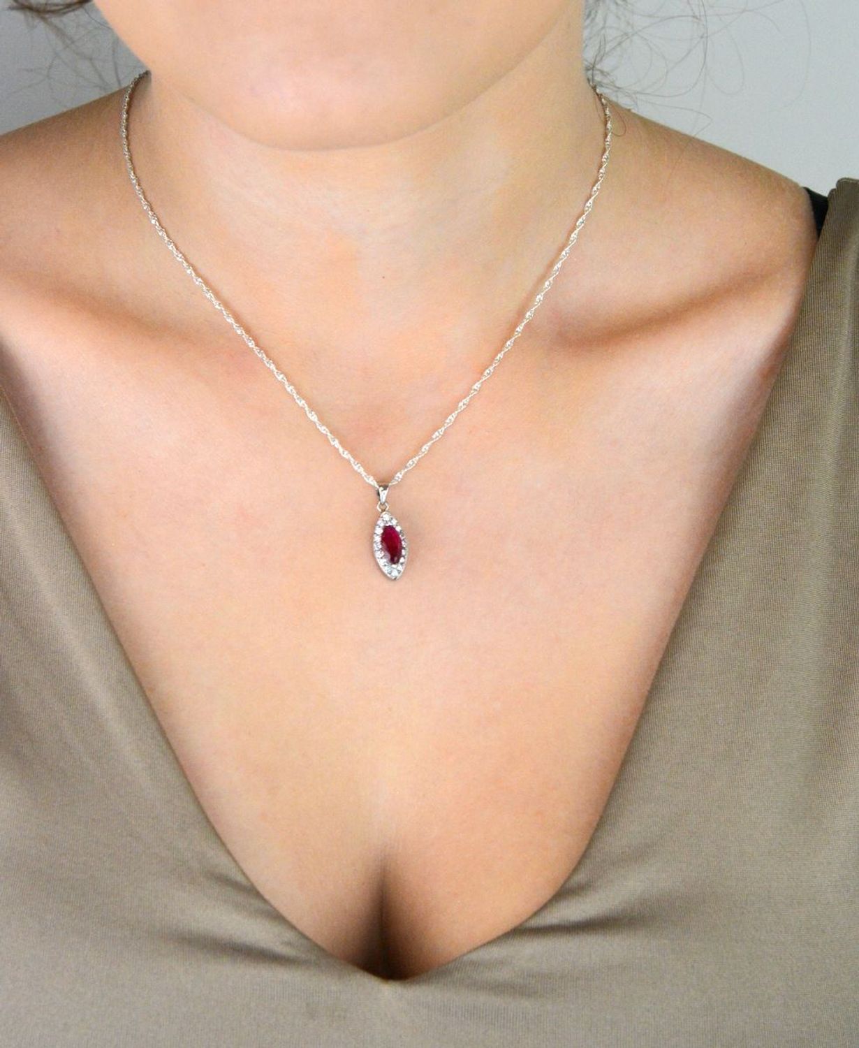 Srebrna zawieszka łezka z czerwoną cyrkonią  Srebro 925, elegancka.jpg