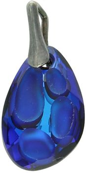 Owalna zawieszka damska ze srebra 925 z granatowym kamieniem syntetycznym. Elegancka biżuteria o wymiarach 2,5 x 1,1 cm i wadze 1,40 g. Model DIA-ZAW-13493-925 – wyraz klasy i koloru.1.jpg