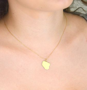 Złota zawieszka w kształcie mapy Polski z próby 585. Elegancka i symboliczna ozdoba na szyję – idealna na co dzień i na prezent. Waga 0,78 g, długość 2 cm (4).JPG