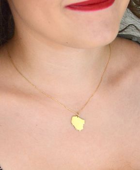 Złota zawieszka w kształcie mapy Polski z próby 585. Elegancka i symboliczna ozdoba na szyję – idealna na co dzień i na prezent. Waga 0,78 g, długość 2 cm (5).JPG