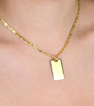 Złota zawieszka prostokątna próby 585, idealna pod grawer. Wymiary 3,2 x 1,5 cm, waga 1,83 g. Klasyczna forma – idealna na prezent z personalizacją (6).JPG