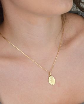 Złoty medalik Matki Boskiej Cudownej próby 585. Klasyczna zawieszka o długości 2,5 cm, szerokości 1,2 cm i wadze 1,72 g. Symbol wiary i ochrony (4).JPG