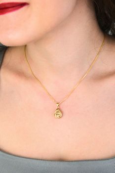 Elegancka ażurowa złota łezka z motywem kwiatów. Złoto próby 585, waga 1,39 g, długość 2 cm. Subtelna biżuteria idealna na prezent ✨ (5).jpg