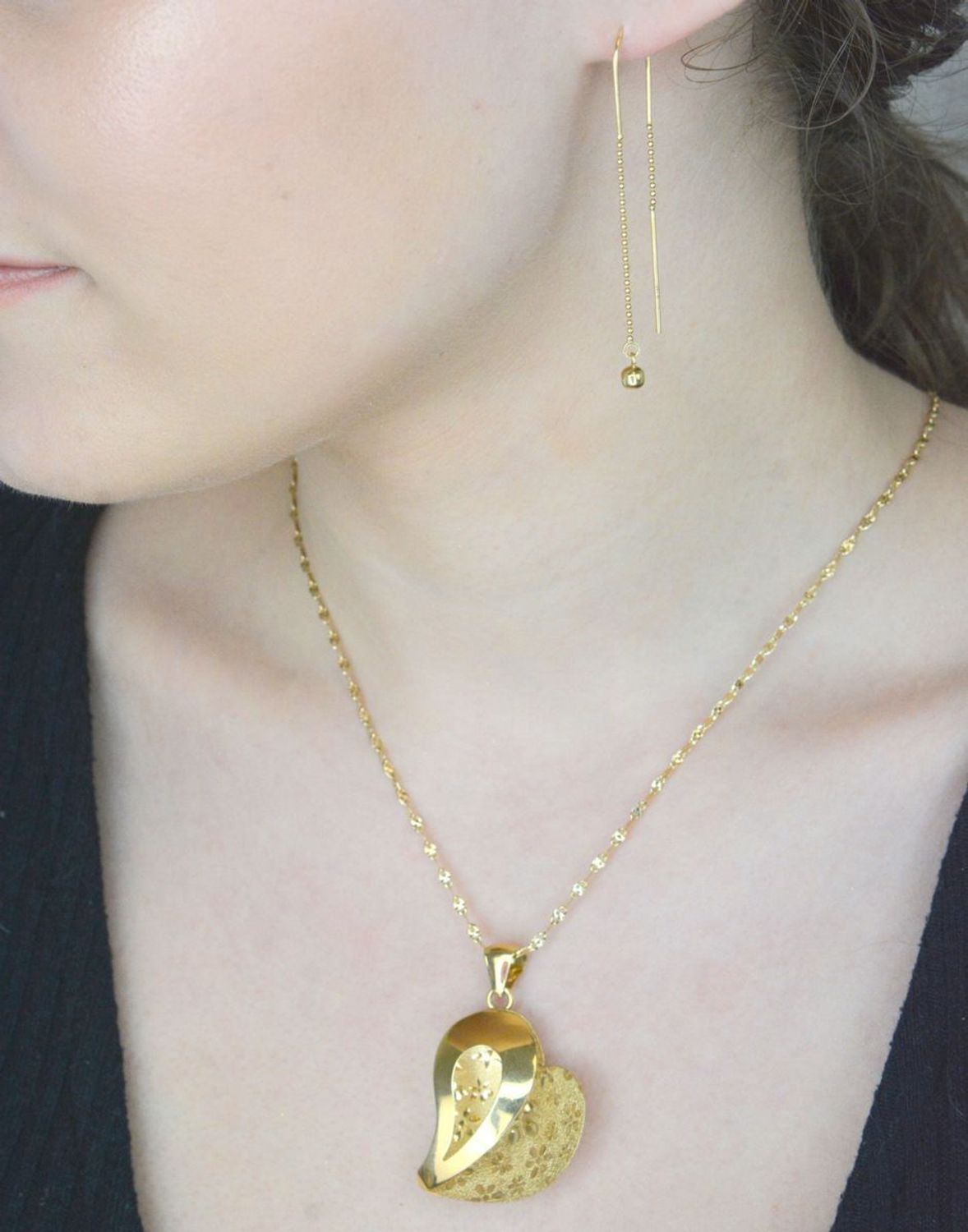 Zawieszka kwiatek i serce białe złoto nierodowane próba 585 DIA-ZAW-0905-585. Złoty wisiorek został wykonany z wysokiej jakości złota próby 585. 1.jpg