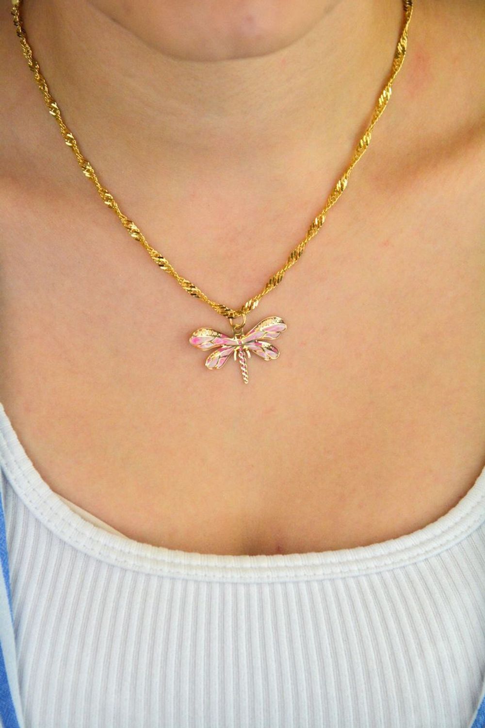 Zawieszka damska złota 585 różowy motyl z emalią DIA-ZAW-13704-585.jpg