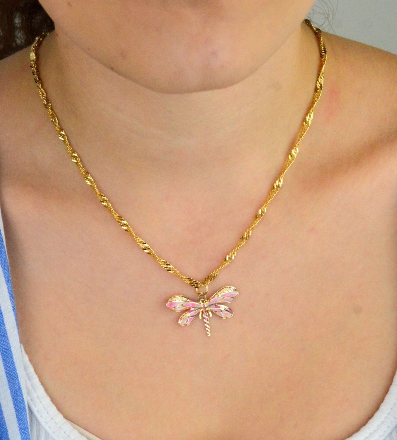 Zawieszka damska złota 585 różowy motyl z emalią DIA-ZAW-13704-585.jpg