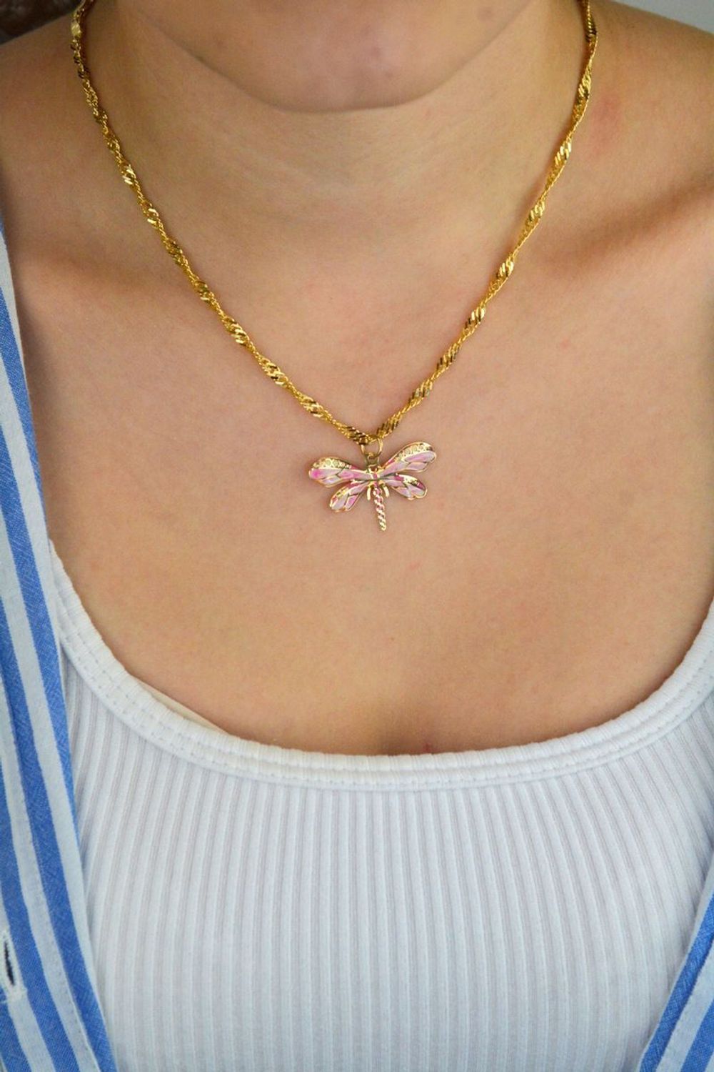 Zawieszka damska złota 585 różowy motyl z emalią DIA-ZAW-13704-585.jpg