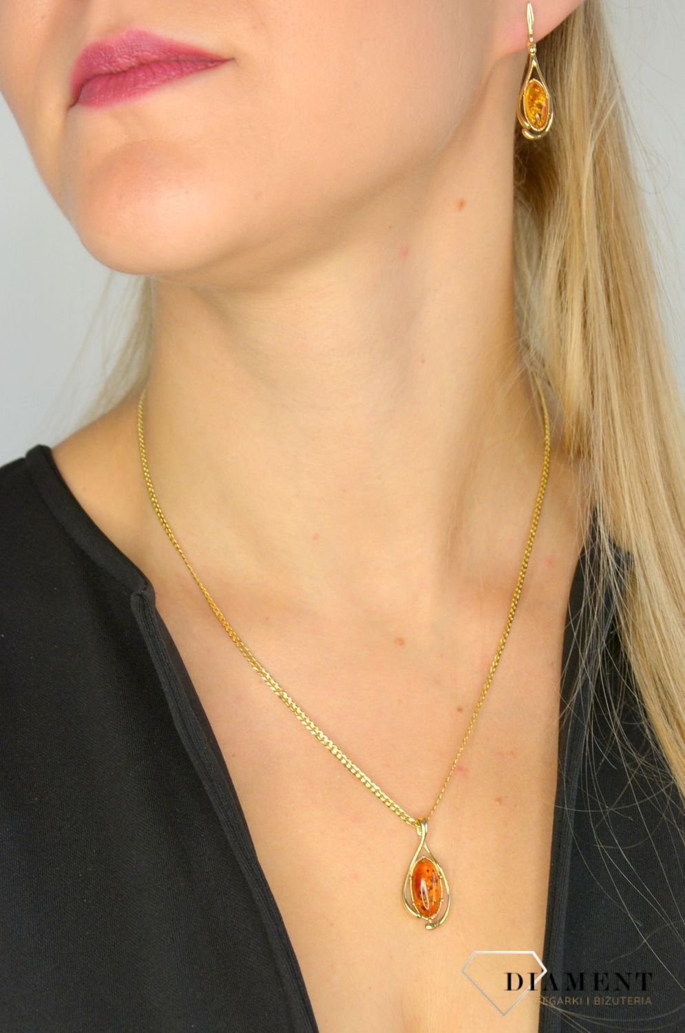 Złota zawieszka 585 bursztyn w kształcie łezki DIA-ZAW-1372-585.jpg