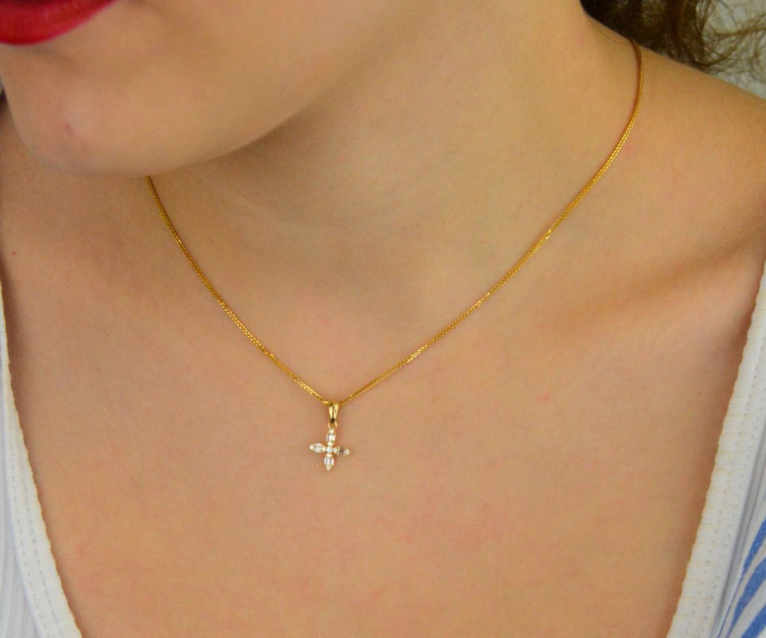 Zawieszka złota DIA-ZAW-13727-585 – kwiatek w cyrkonie.jpg