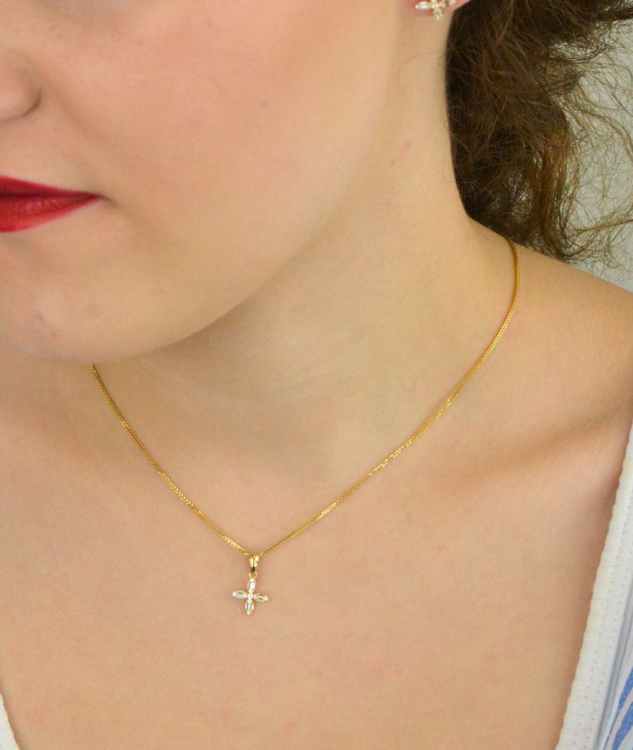 Zawieszka złota DIA-ZAW-13727-585 – kwiatek w cyrkonie.jpg