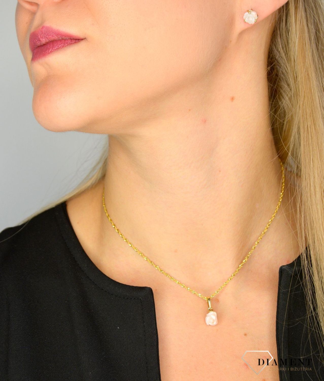 Złota zawieszka 585 koralowa różyczka DIA-ZAW-1374-585.jpg