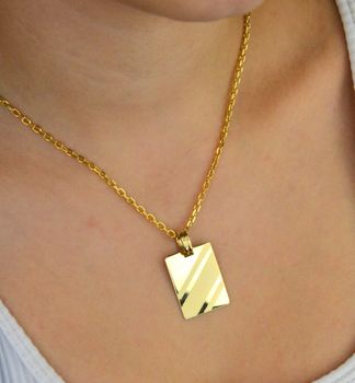 Zawieszka złota próba 585 DIA-ZAW-13753-585 – prostokątna blaszka z satynowym wzorem i gładką powierzchnią do graweru. Wymiary 3,2 cm x 2,0 cm, waga 3,04 g. Idealna na prezent (1).JPG