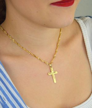 Zawieszka złota DIA-ZAW-13758-585 – krzyż. Wymiary 3,5 cm x 1,9 cm, waga 1,69 g. Klasyczny i elegancki dodatek religijny, idealny na prezent (3).JPG