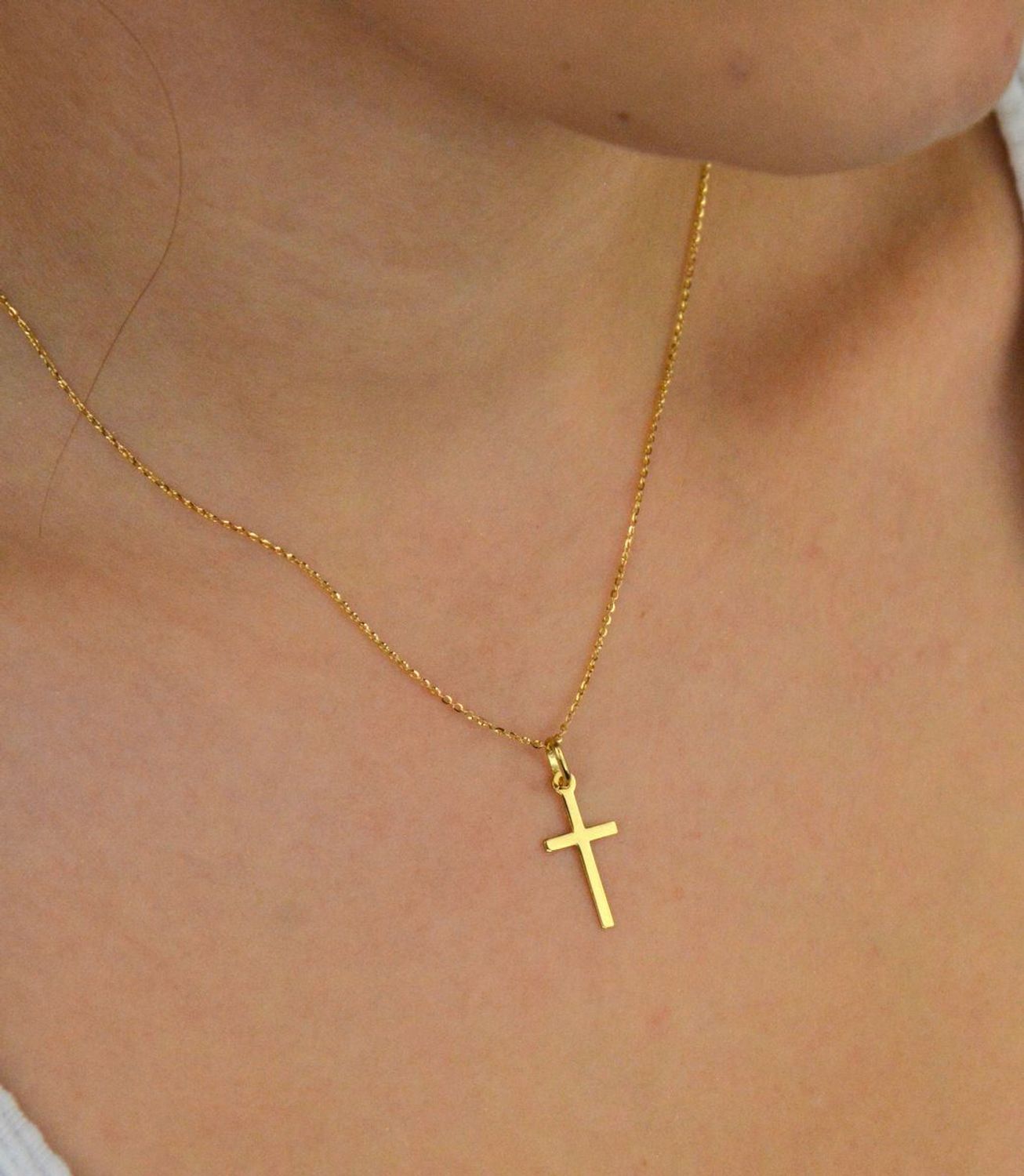 Zawieszka złota DIA-ZAW-13760-585 – gładki krzyżyk.jpg