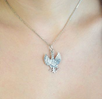 Damska srebrna zawieszka próby 925 z orłem i wizerunkiem Matki Boskiej. Elegancka i symboliczna biżuteria na co dzień i wyjątkowe okazje (1).JPG