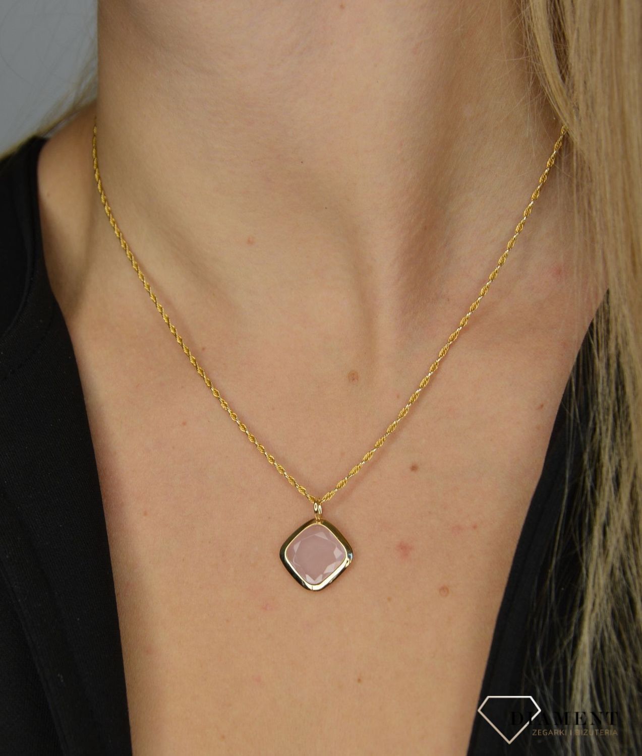 Złota zawieszka 585 kwarc różowy w kwadracie DIA-ZAW-1382-585.jpg