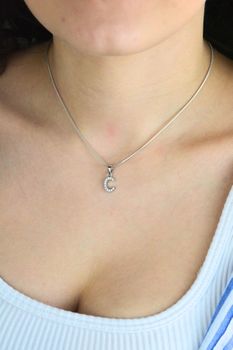 zawieszka literka C, zawieszka srebrna 925, zawieszka z cyrkoniami, biżuteria damska srebrna, prezen (2).jpg