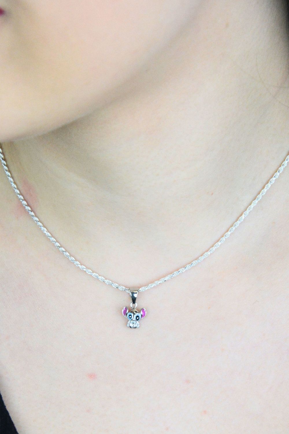 Zawieszka dziecięca srebrna Stich DIA-ZAW-13875-925 – emaliowana.jpg