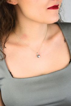 zawieszka srebrna 925 DIA-ZAW-13901-925 małe serce otwierane napis love delikatna (3).jpg