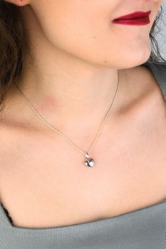 zawieszka srebrna 925 DIA-ZAW-13901-925 małe serce otwierane napis love delikatna (5).jpg