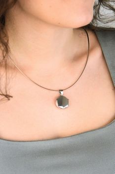 Zawieszka srebrna 925 DIA-ZAW-13911-925 – okrągła gładka puzderko  Biżuteria damska ze srebra (3).jpg