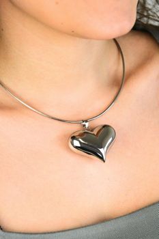 zawieszka srebrna 925 DIA-ZAW-13912-925 duże serce wypukłe elegancka (2).jpg