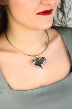 zawieszka srebrna 925 DIA-ZAW-13912-925 duże serce wypukłe elegancka (3).jpg