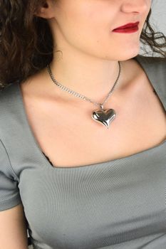 zawieszka srebrna 925 DIA-ZAW-13913-925 duże serce wypukłe elegancka (1).jpg