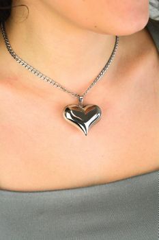 zawieszka srebrna 925 DIA-ZAW-13913-925 duże serce wypukłe elegancka (3).jpg